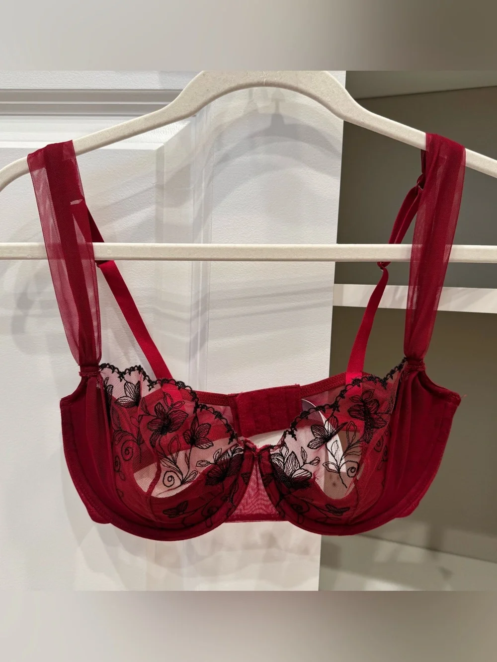 Adore Me Red and Black Sofia Contour Bra, Size Small 32DD